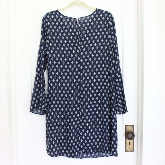 Glamour & Co Maternity Bell Sleeve Dress - Picture 4 of 6